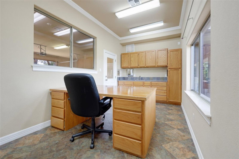 Property photo 32