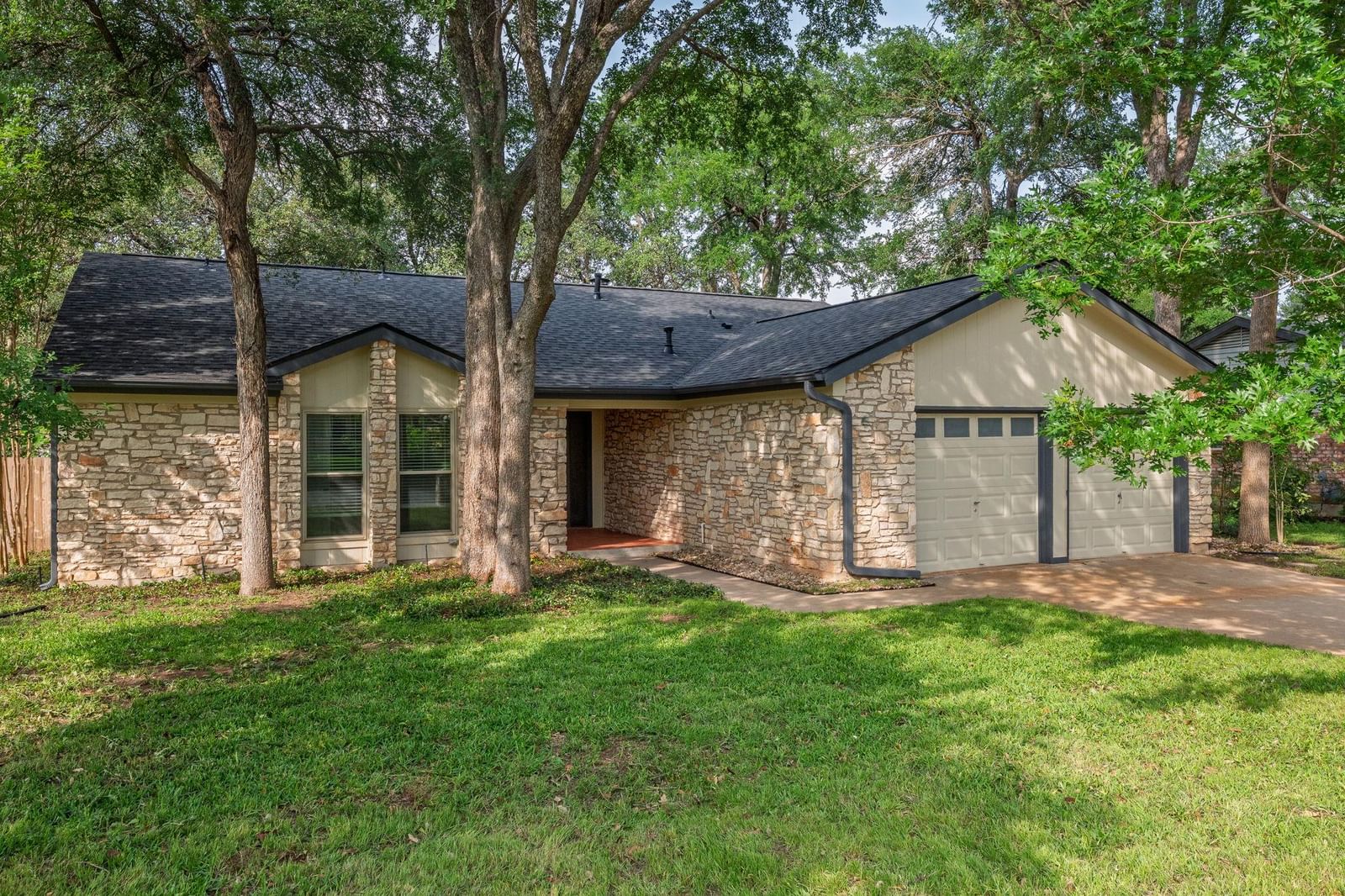 4506 Oak Creek DR - Photo 1