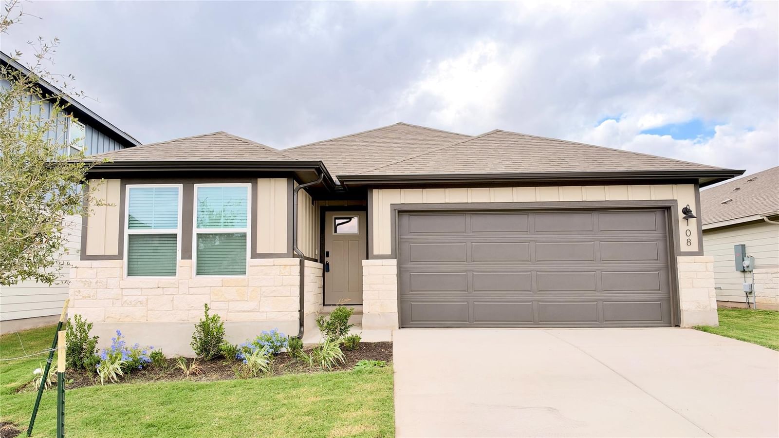 108 Woodbrook DR - Photo 1