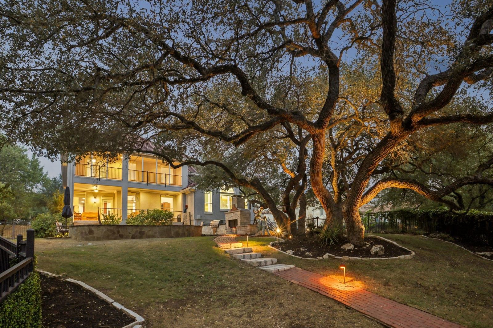 11400 Woodland Hills TRL - Photo 1