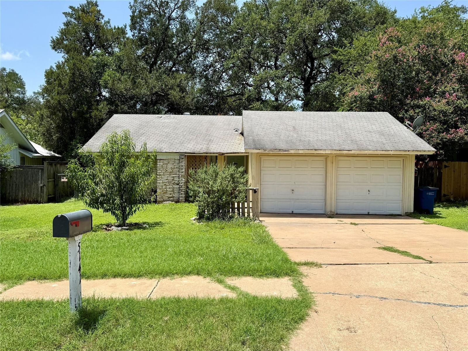 5141 Meadow Creek DR - Photo 1