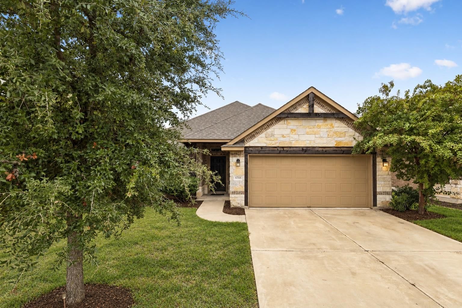 6708 Catania LOOP - Photo 1