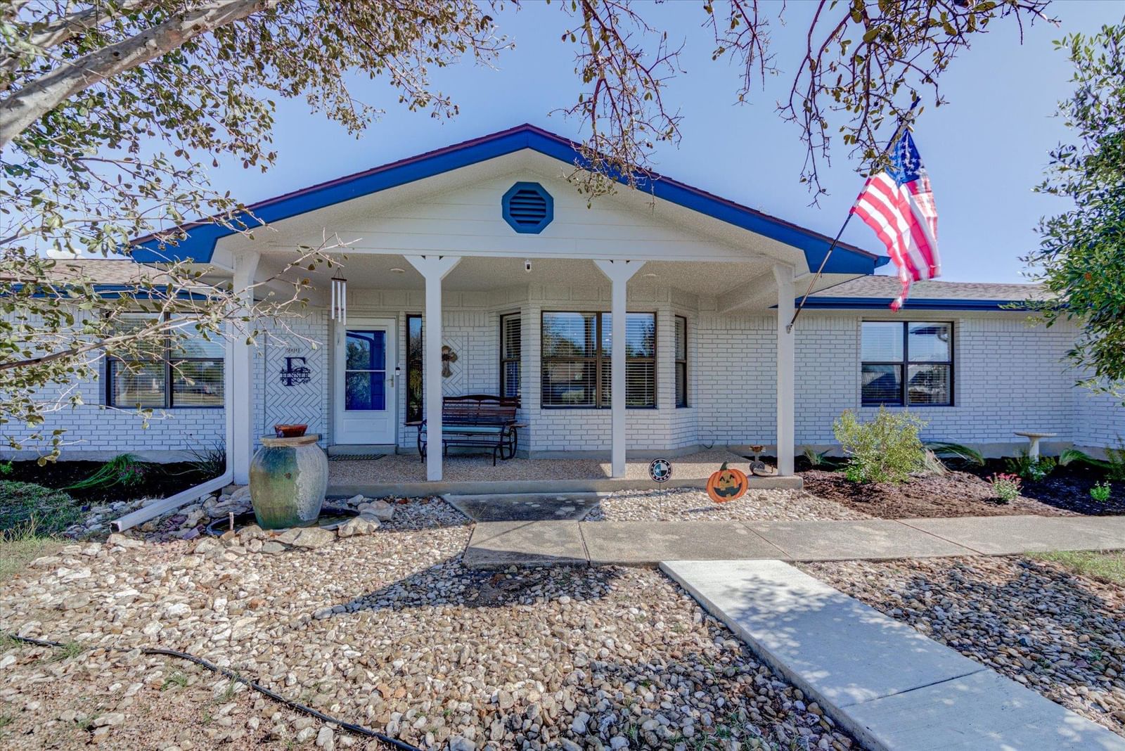 200 Harbor Cir CIR - Photo 1