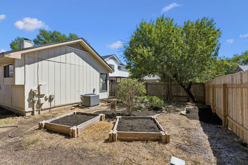 Property photo 25