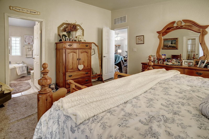Property photo 24