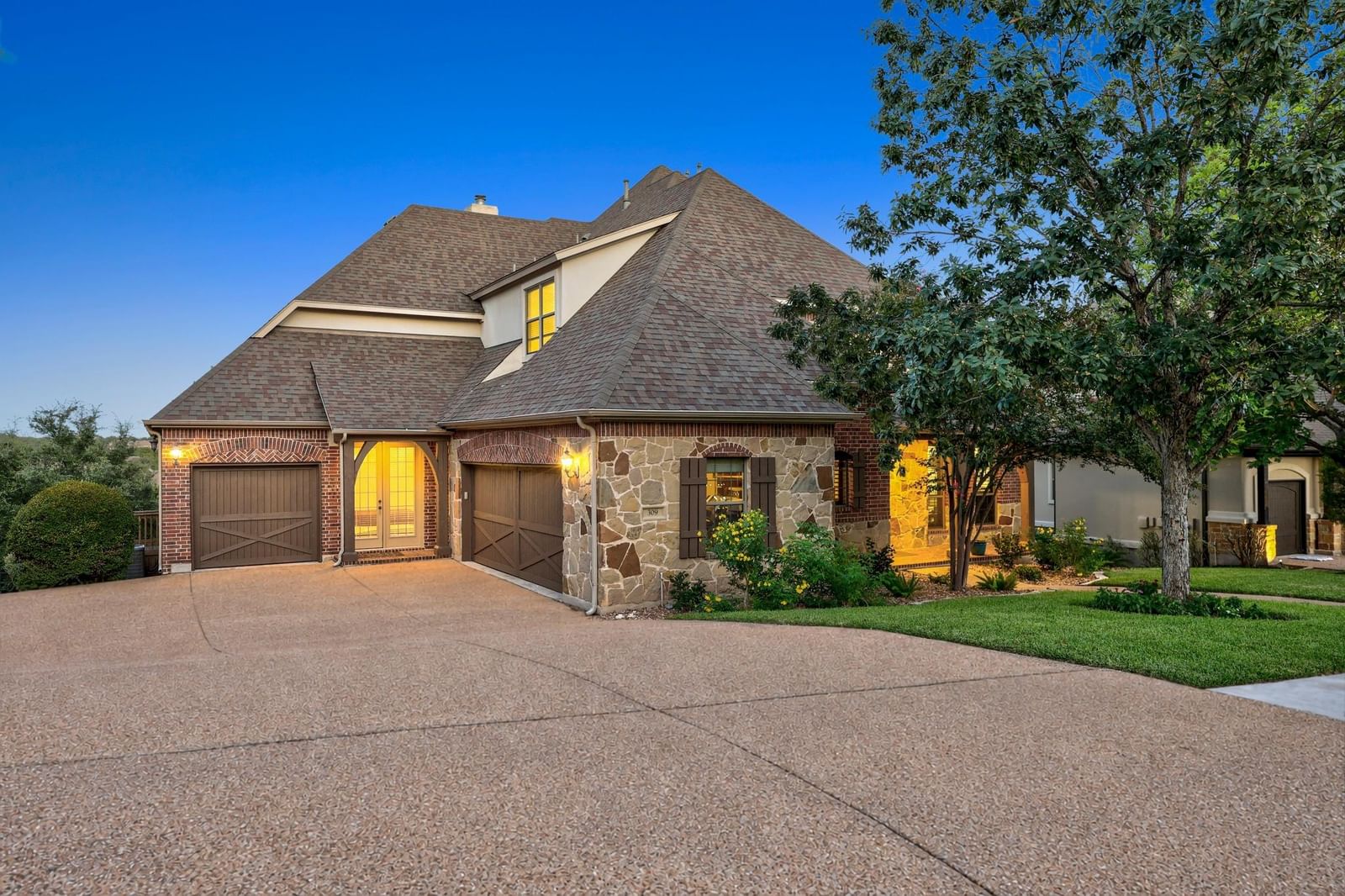 309 Santaluz LN - Photo 1