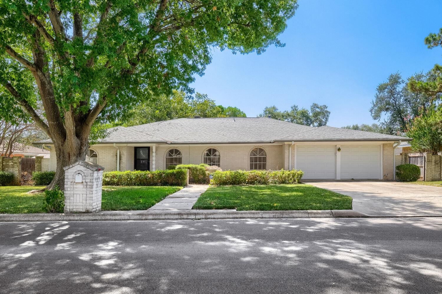 6018 Woodwick DR - Photo 1