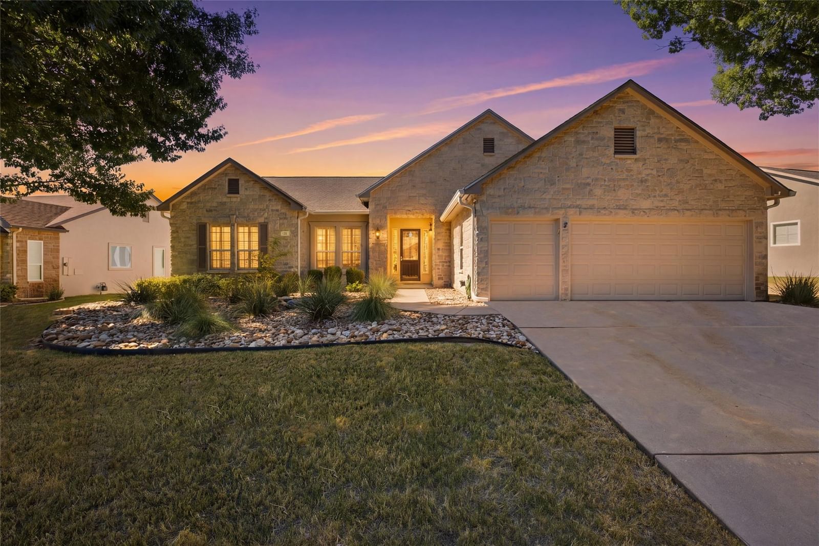 128 Crepe Myrtle LN - Photo 1