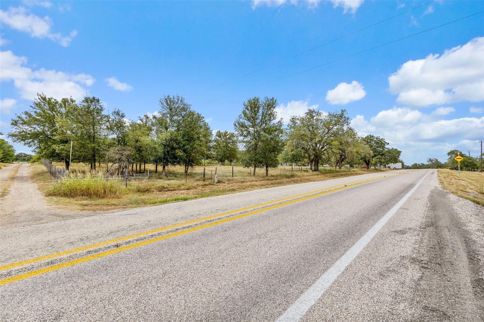 827 FM 671 - Photo 1