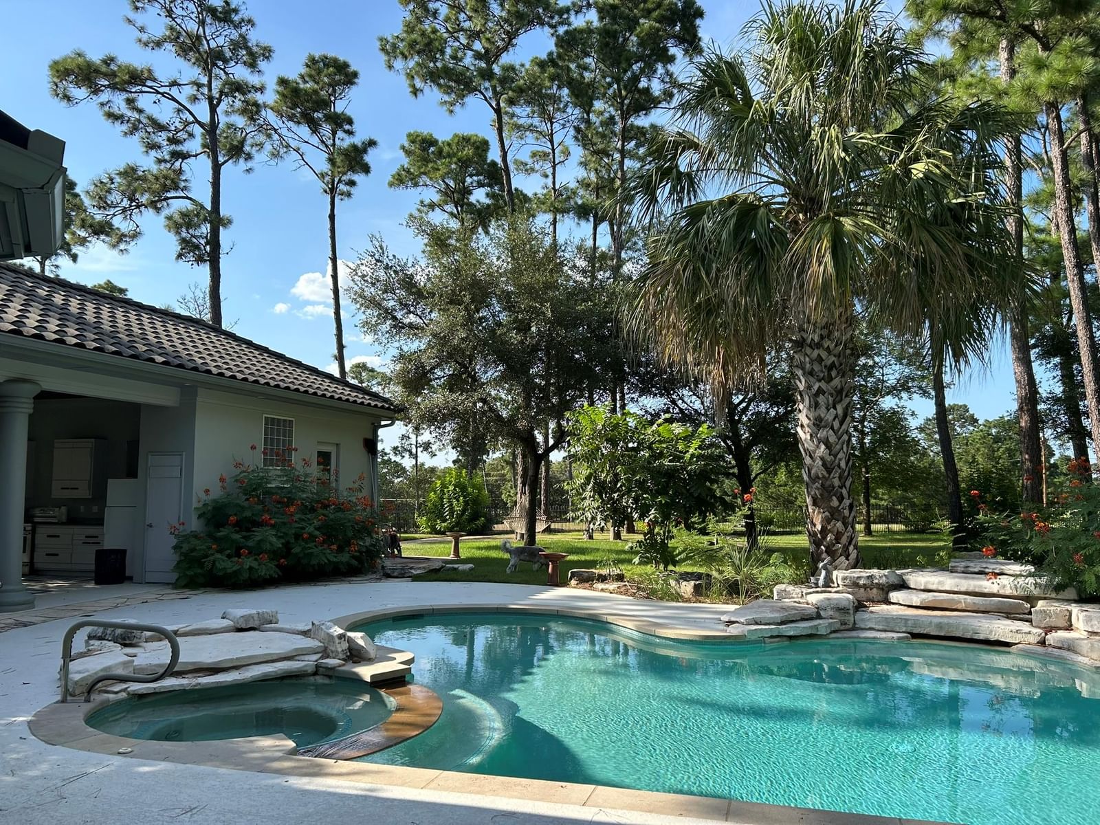 110 Pine CT - Photo 1