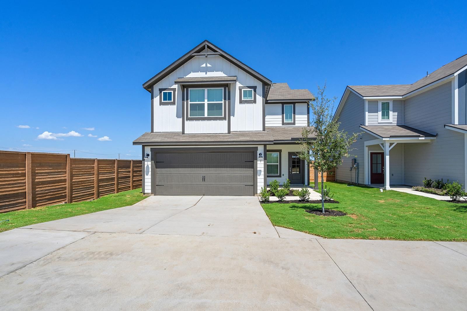 124 Desert Hare DR - Photo 1