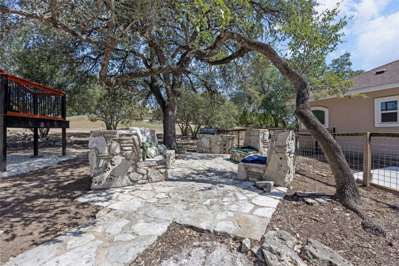 Property photo 32