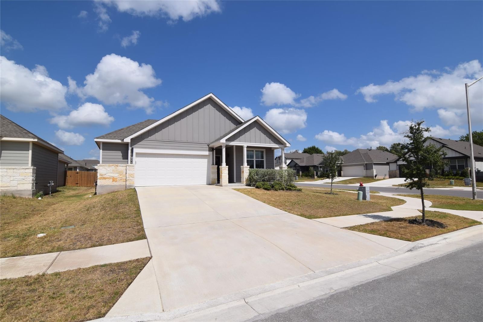 100 Corral CV - Photo 1