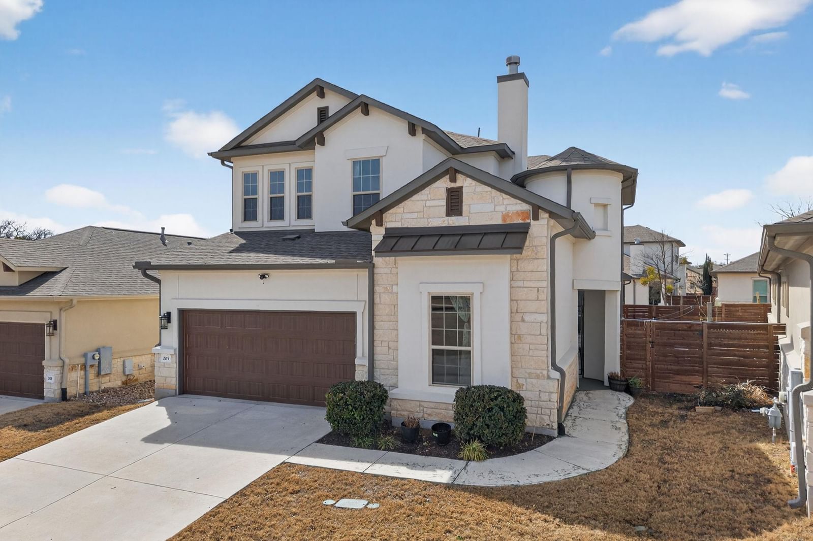 205 Clubhouse DR #G - Photo 1