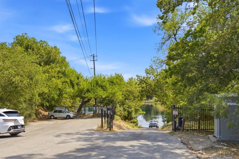 Property photo 37