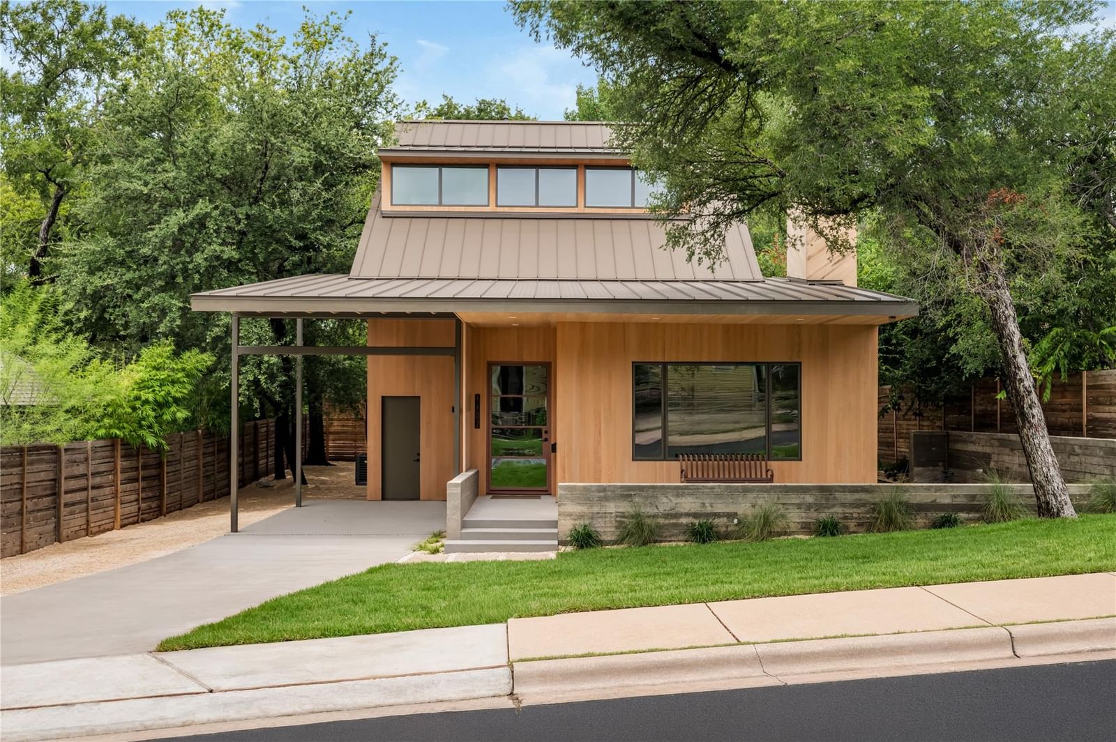 1102 Charlotte ST - Photo 1