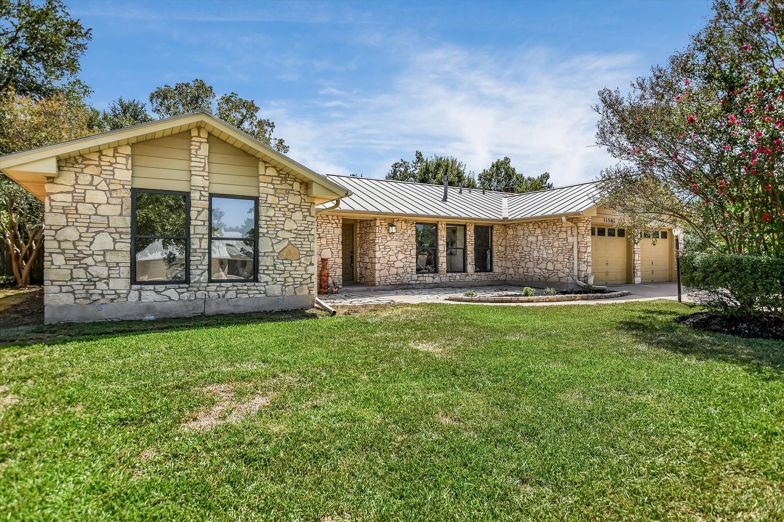 11501 Buckingham RD - Photo 1