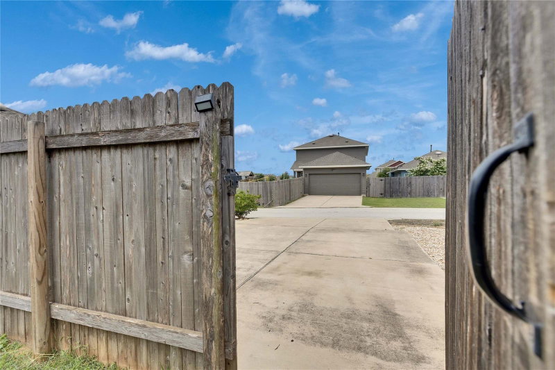 Property photo 37