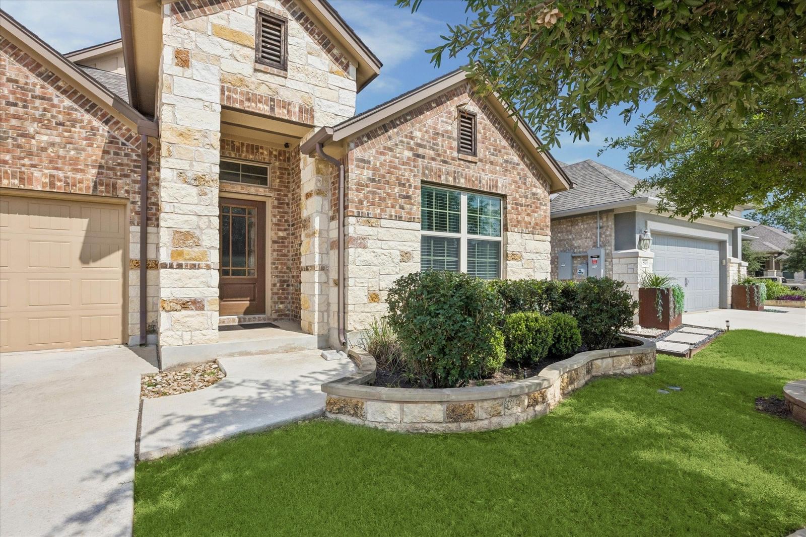 179 Belwood DR - Photo 1