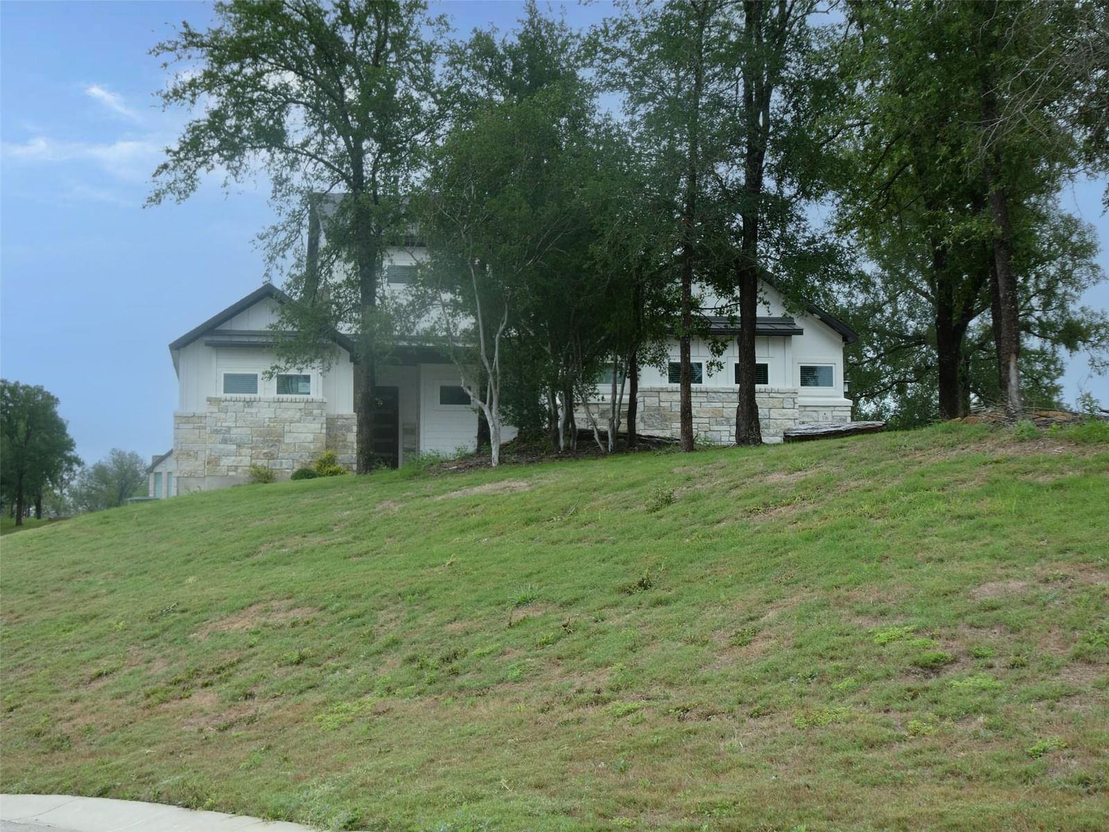 116 MERLIN CT - Photo 1