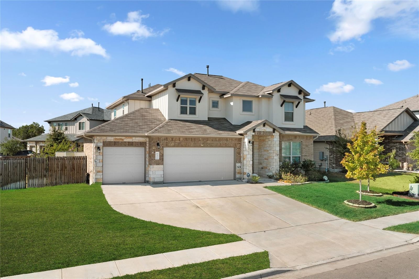 932 Medina WAY - Photo 1