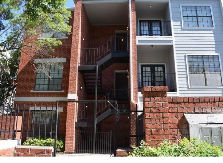 712 21st ST #303 - Photo 1