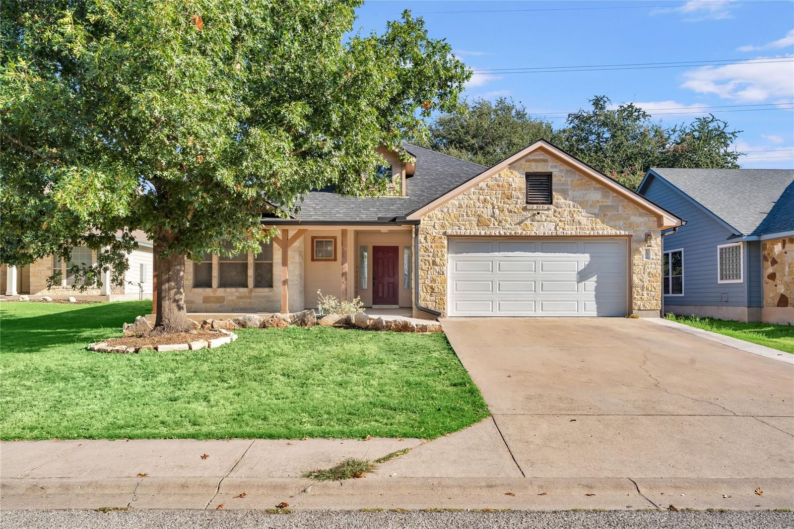 206 Cailin CT - Photo 1