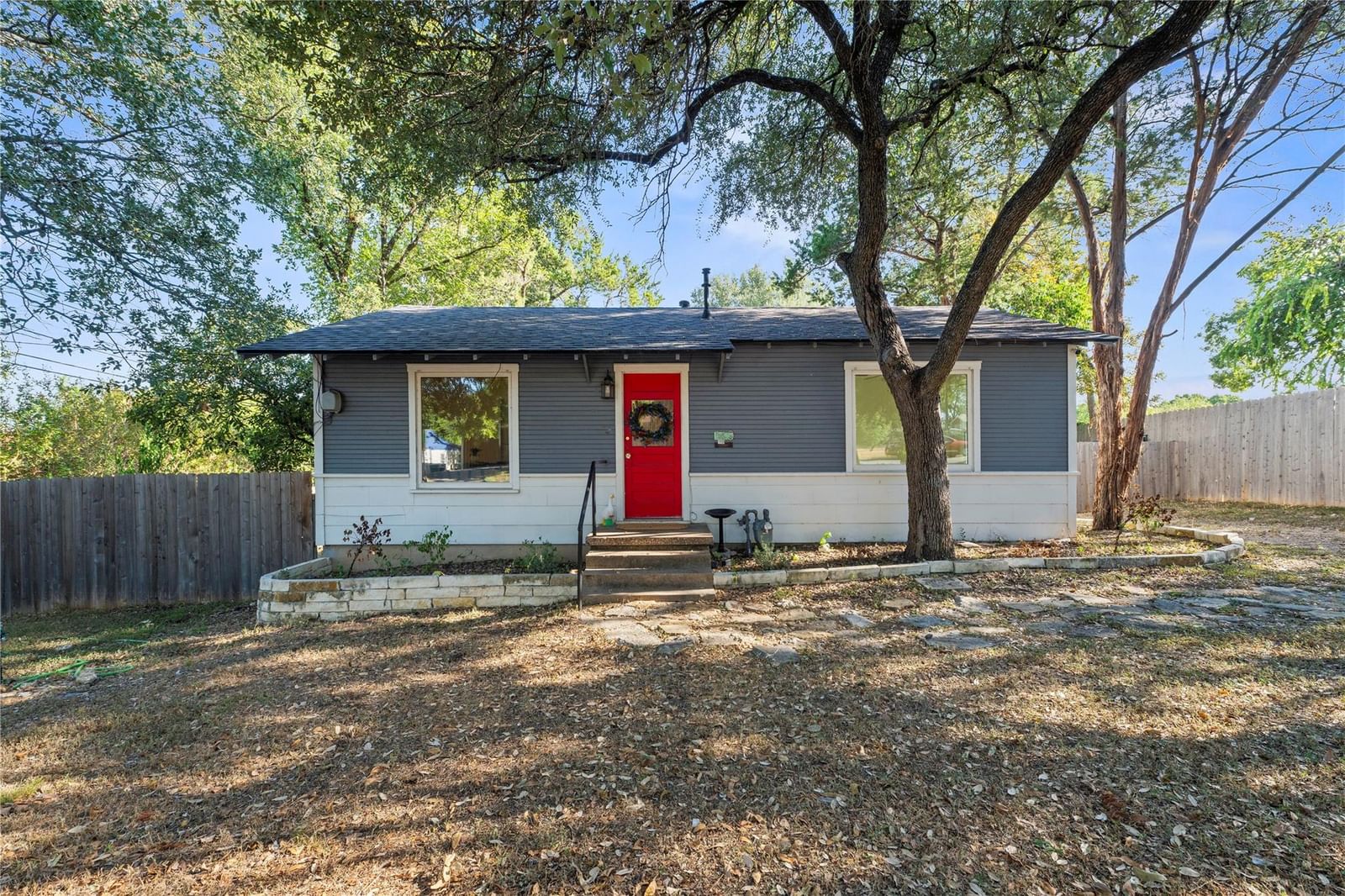 140 E 15th Ave - Photo 1