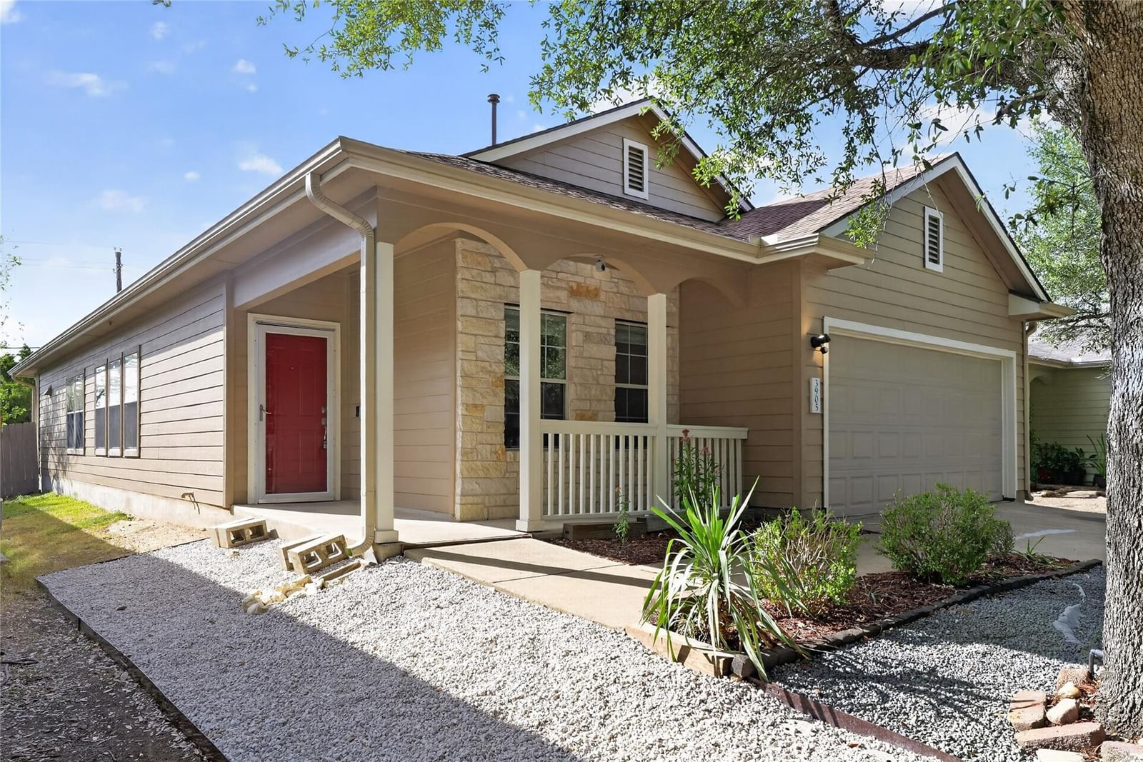 3905 Bronco Bend LOOP - Photo 1