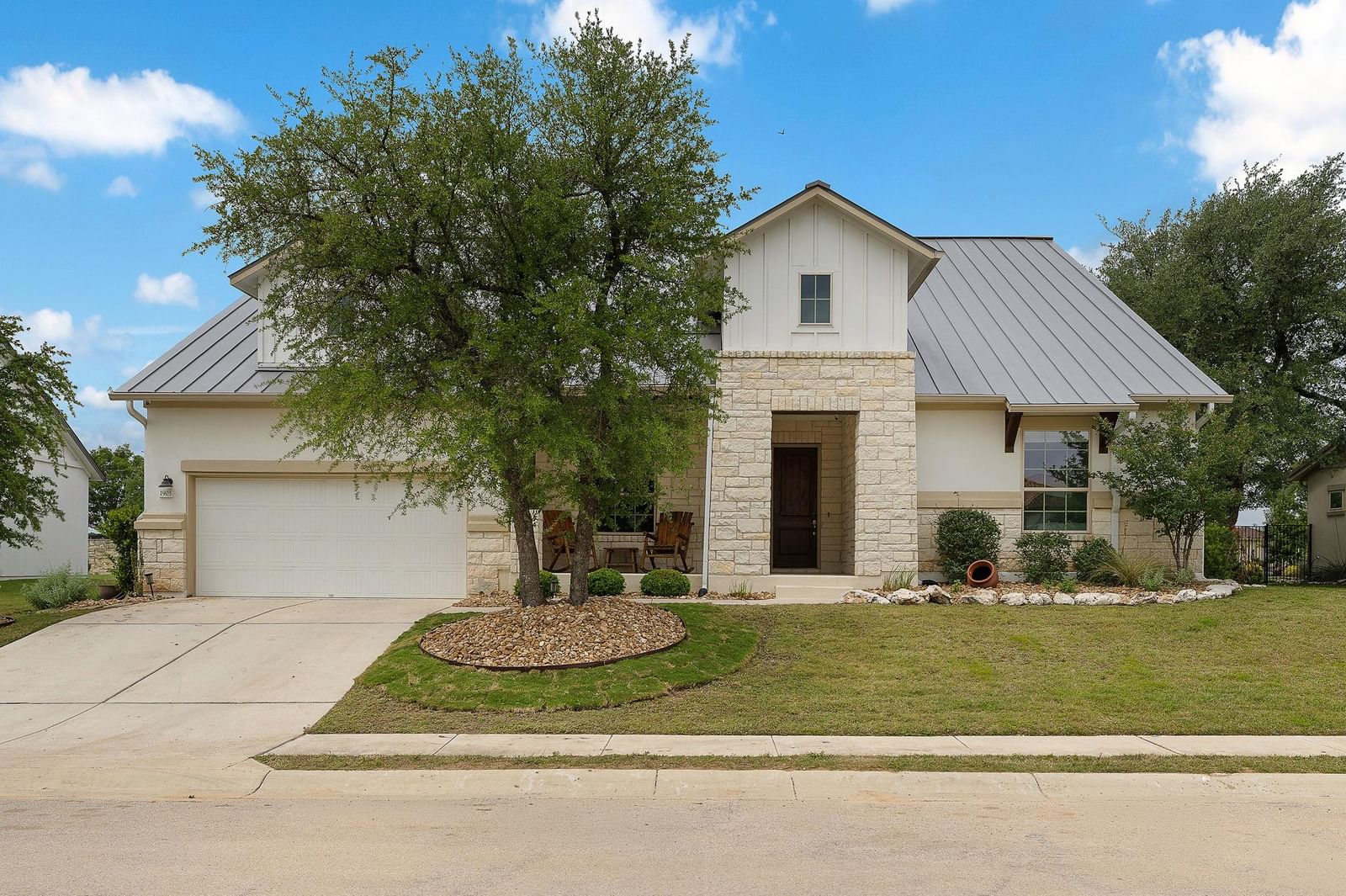 1905 Mazarro DR - Photo 1