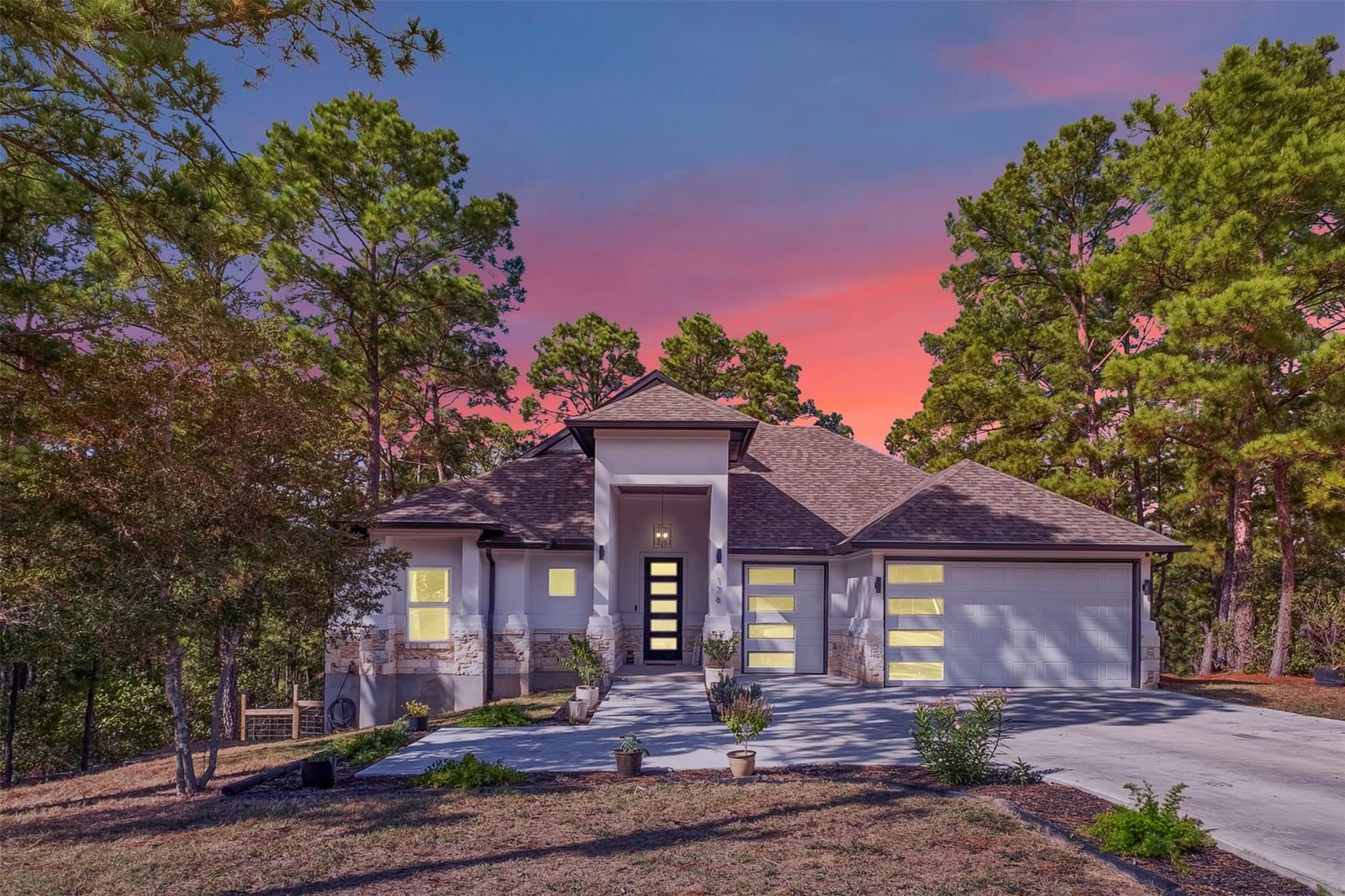 176 Briar Forest DR - Photo 1