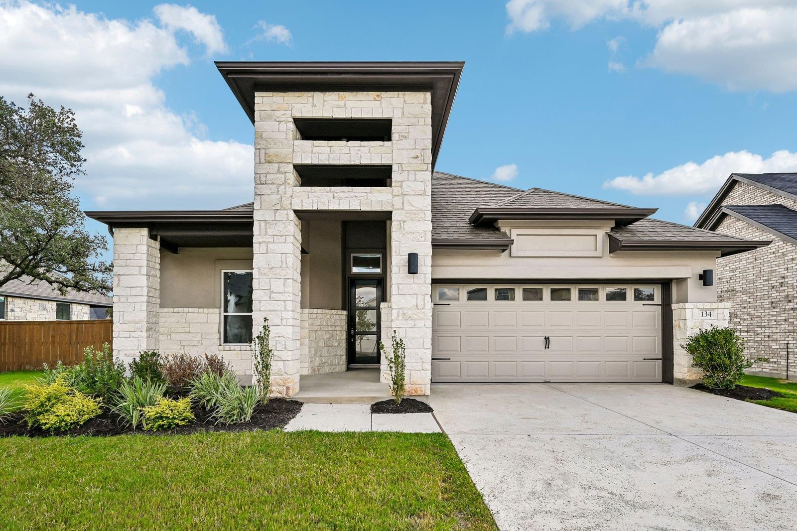 134 Comfort DR - Photo 1