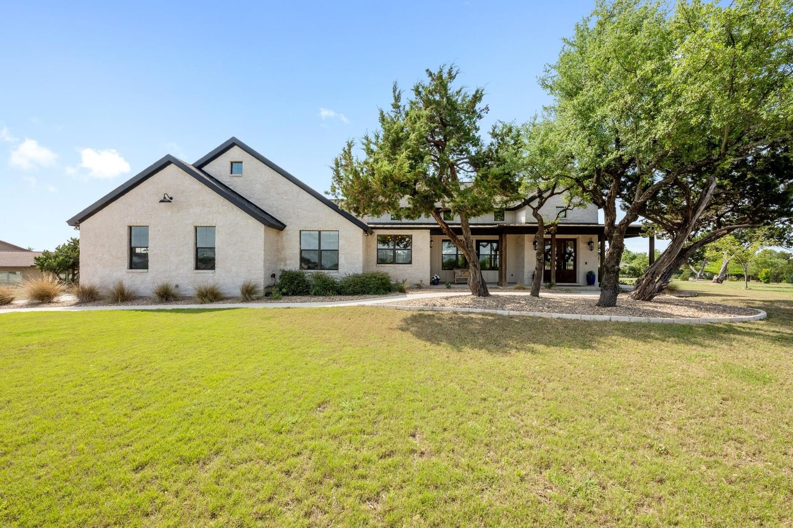 215 SANDY CREEK CV - Photo 1