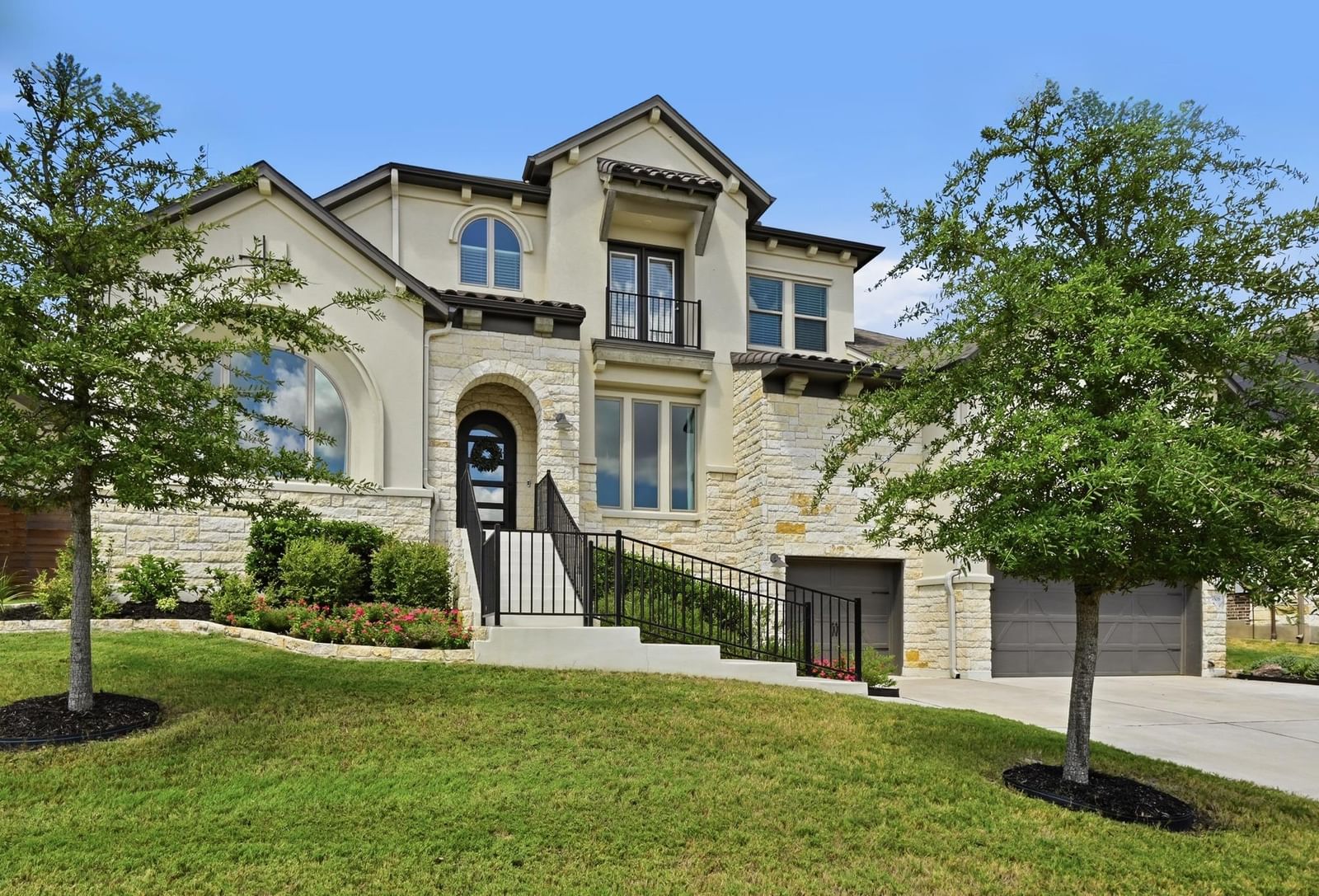 7508 Colibri DR - Photo 1