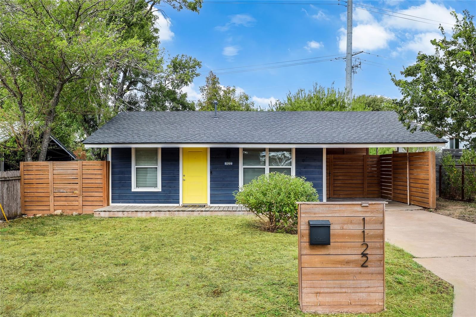 1122 Mason Ave - Photo 1