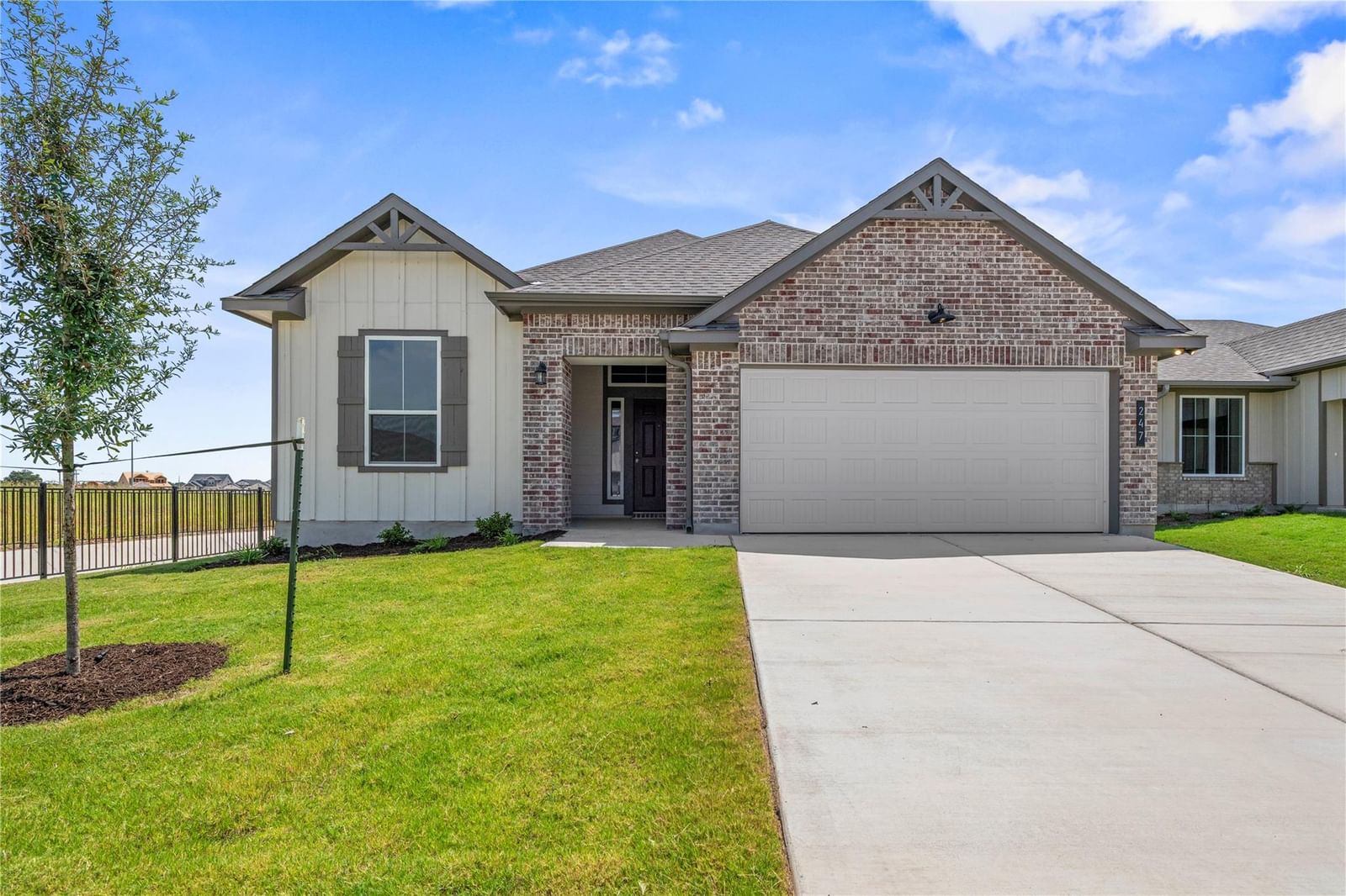 247 Gus LOOP - Photo 1