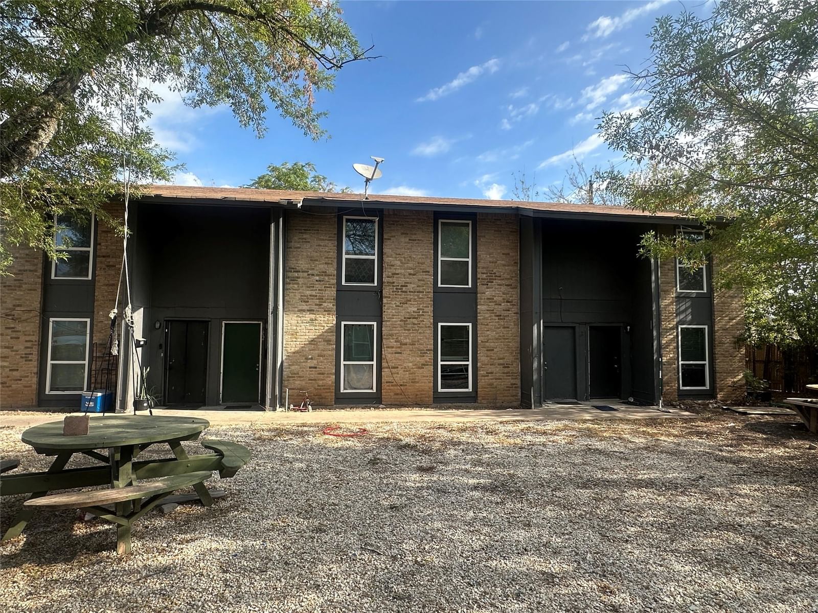 8613 Putnam DR - Photo 1