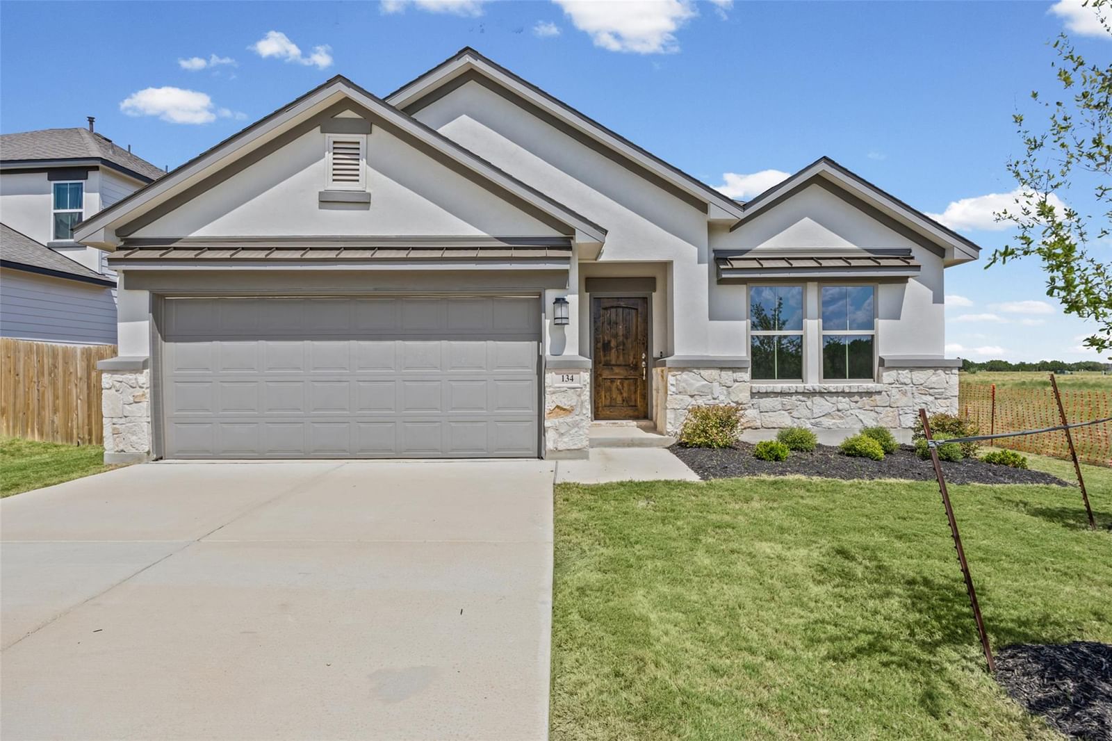 134 Arena DR - Photo 1