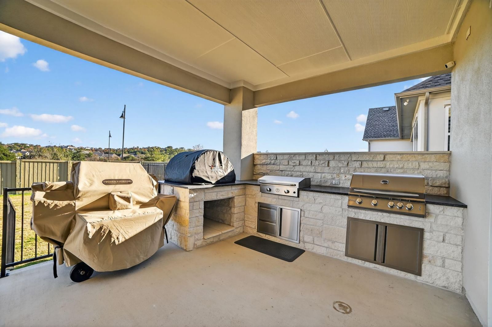 200 Alava WAY - Photo 1