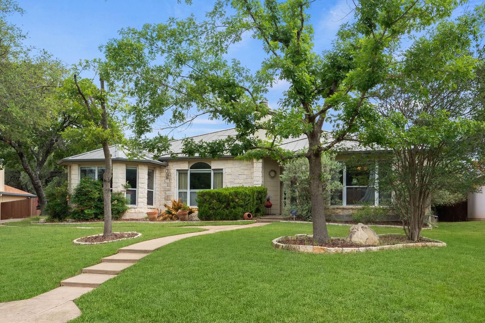 20409 Southbend ST - Photo 1
