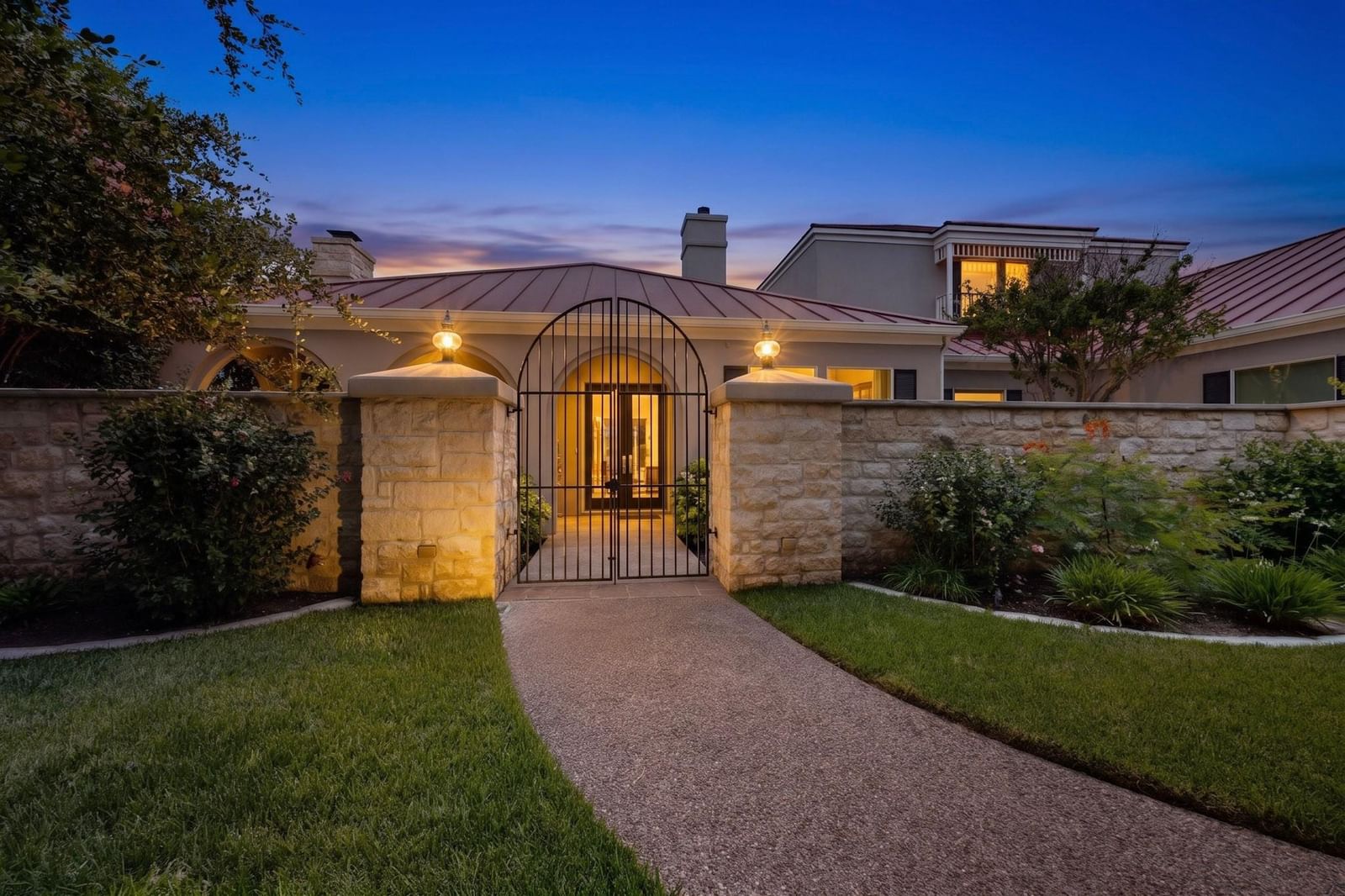 16002 Canard CIR - Photo 1