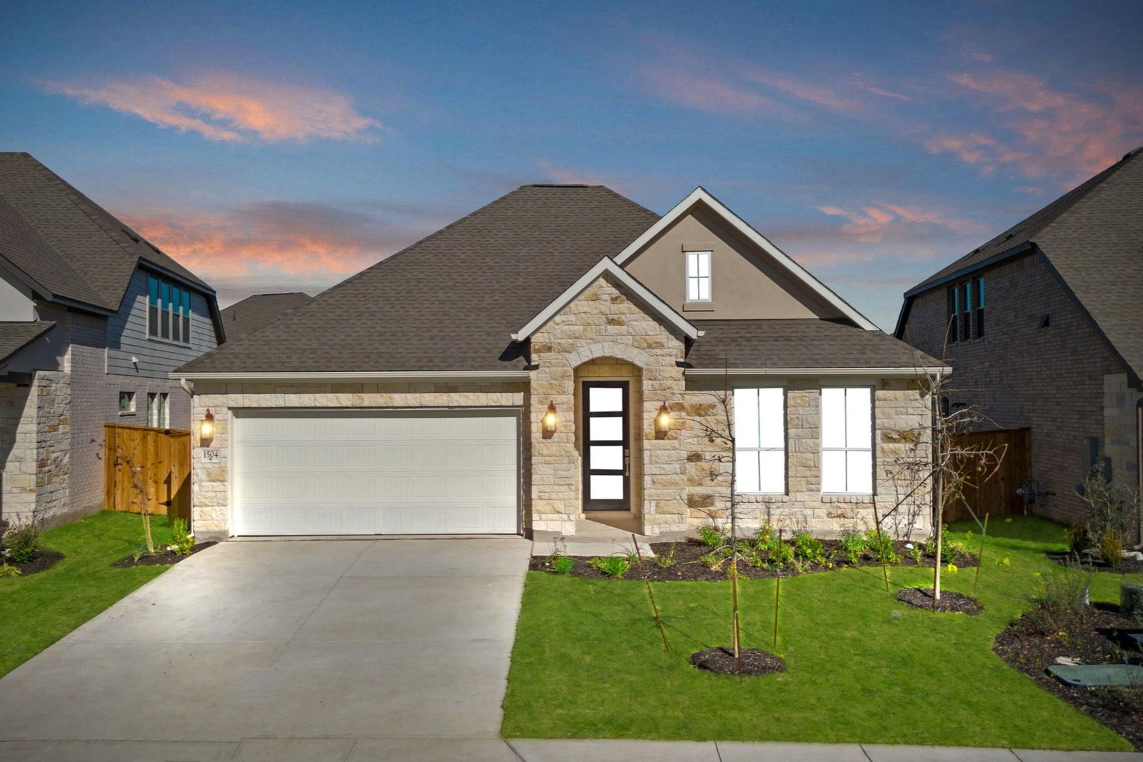 1504 Corduroy LN - Photo 1