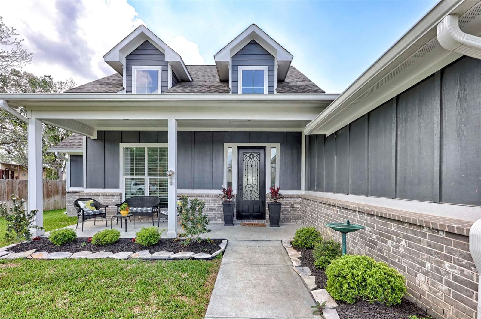 206 Hinton RD - Photo 1