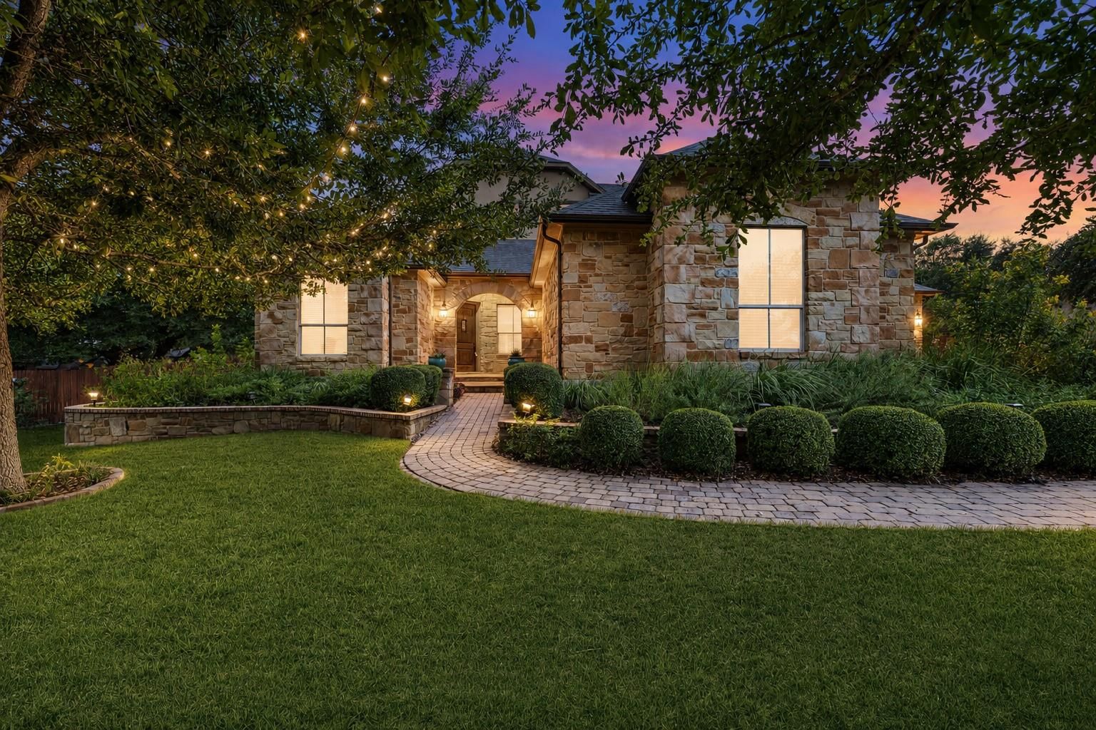 170 Kinloch CT - Photo 1