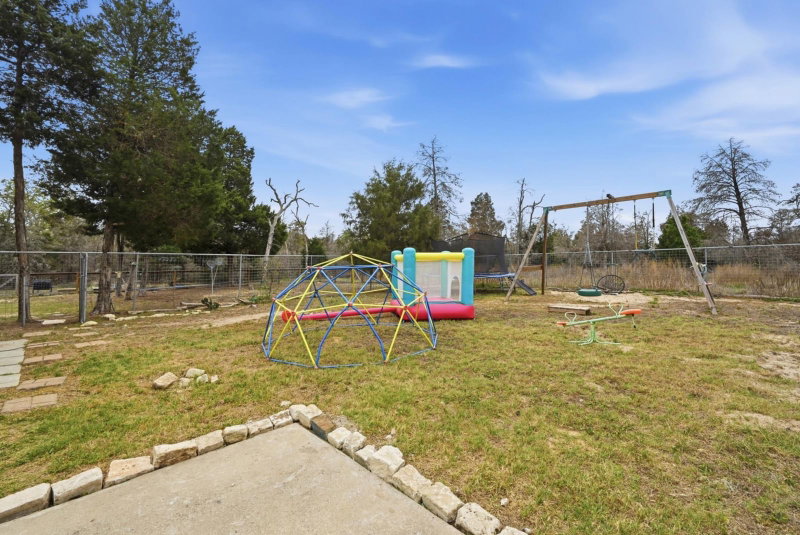 Property photo 31