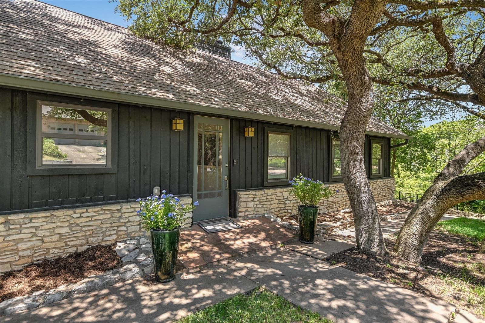 5110 Lucas LN - Photo 1