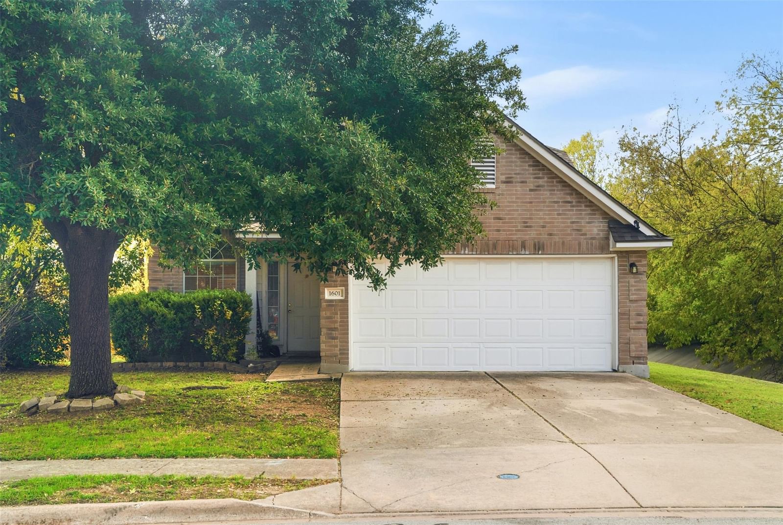 1601 Breezy CT - Photo 1