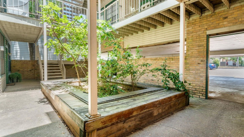 Property photo 35