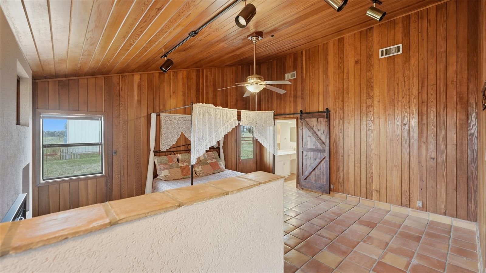 Photo 36