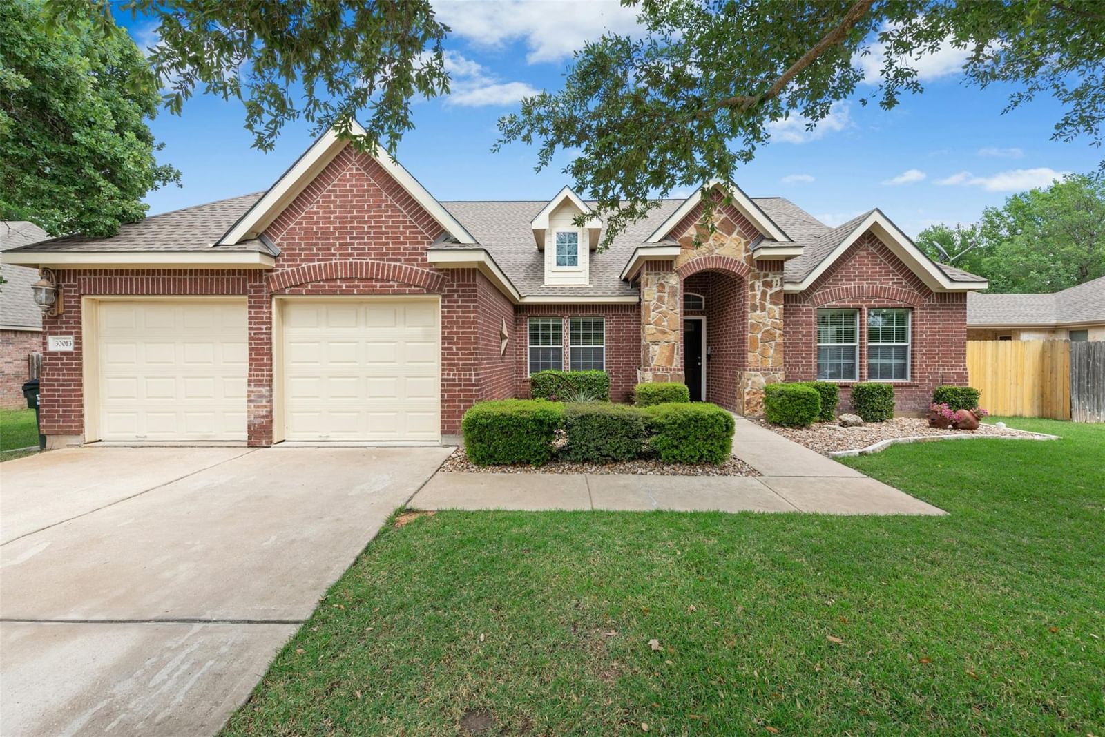 30013 Edgewood DR - Photo 1